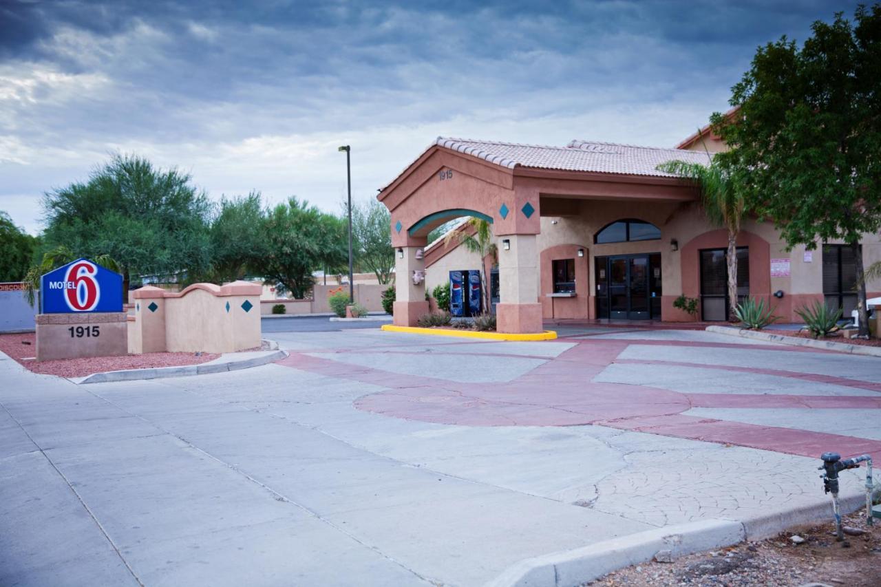 Apache Inn Tempe Bagian luar foto