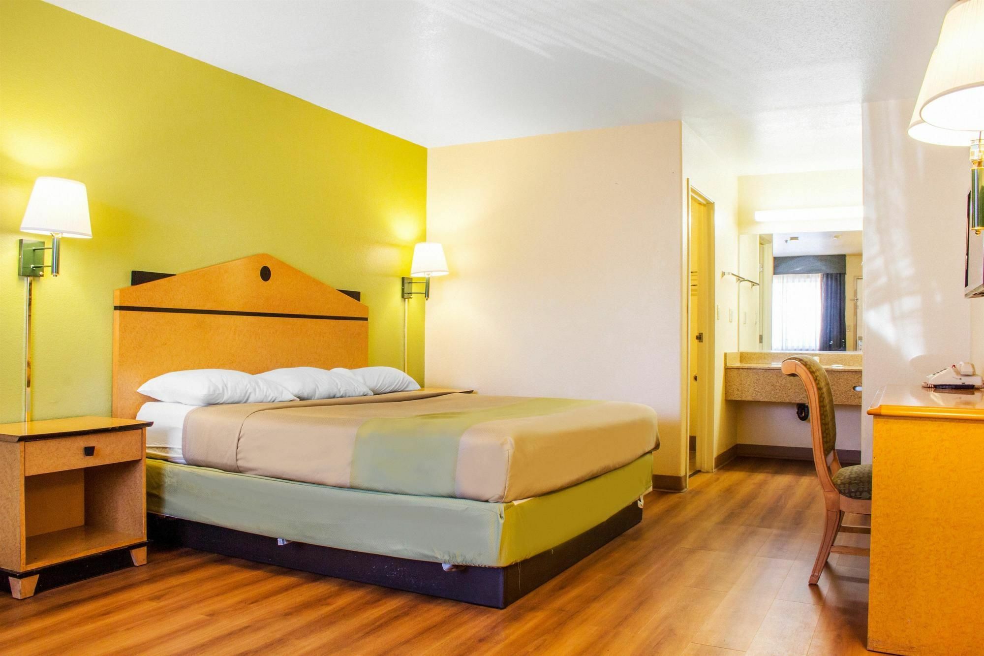 Apache Inn Tempe Bagian luar foto