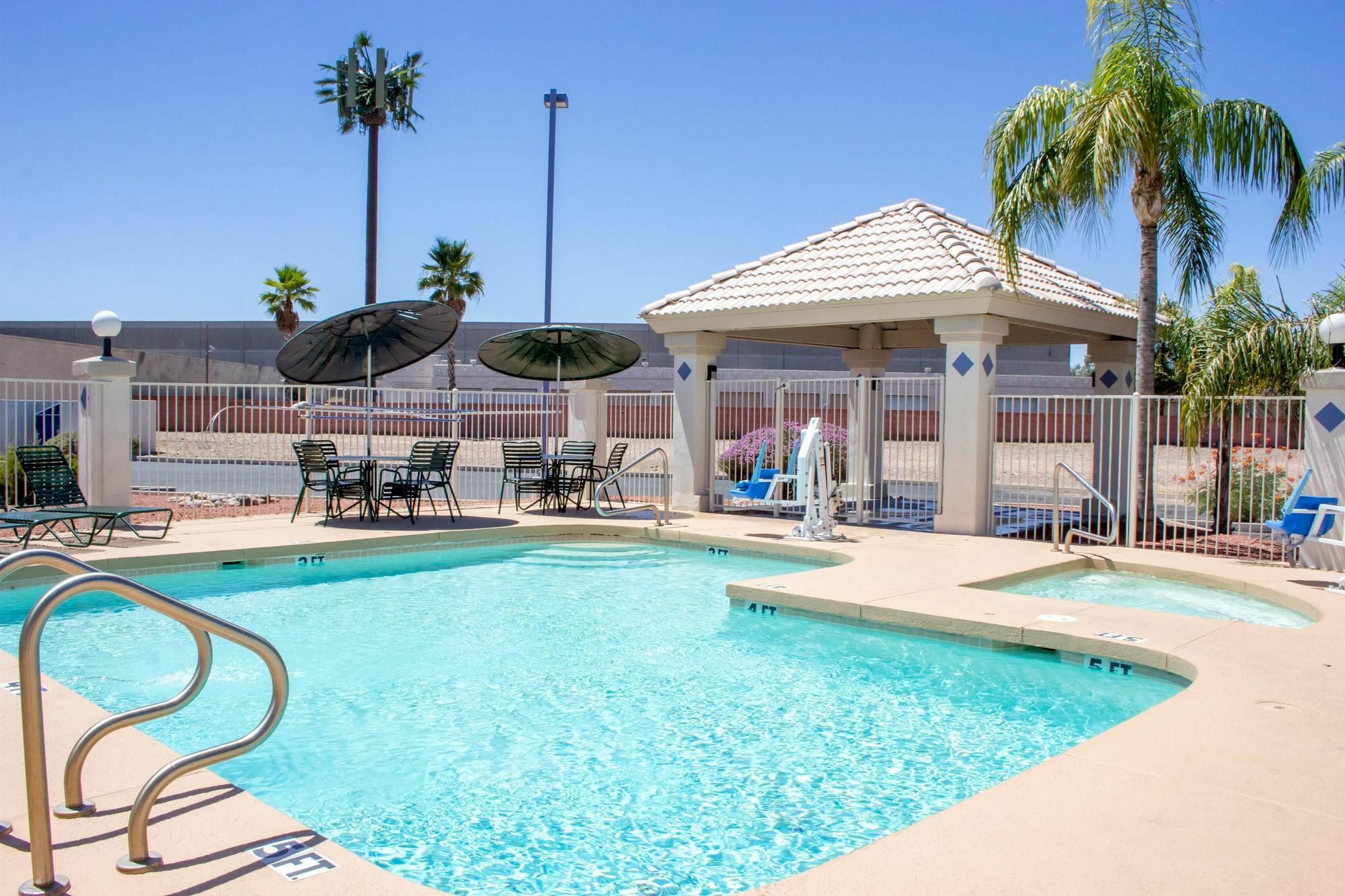 Apache Inn Tempe Bagian luar foto