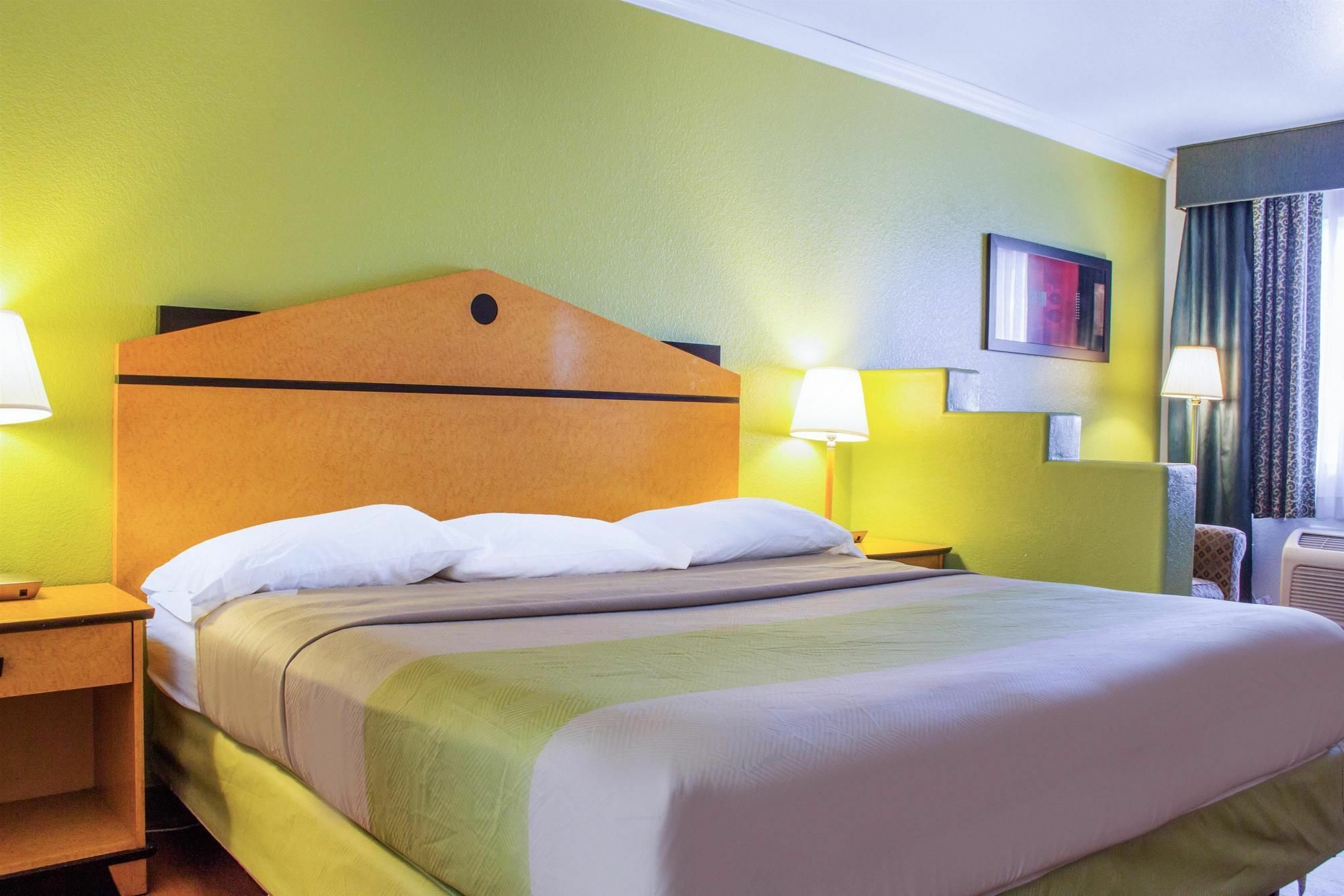 Apache Inn Tempe Bagian luar foto